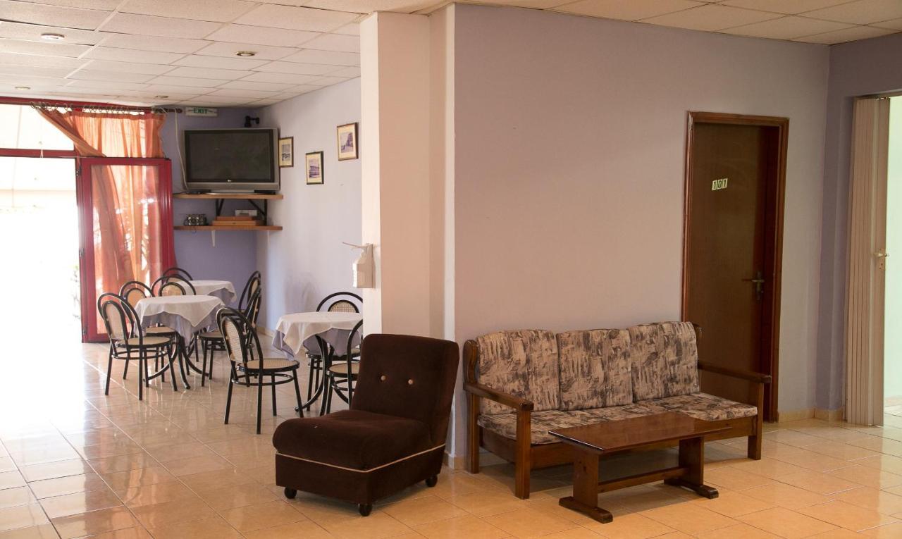 Petania Hotel & Apartments Lixouri Bagian luar foto