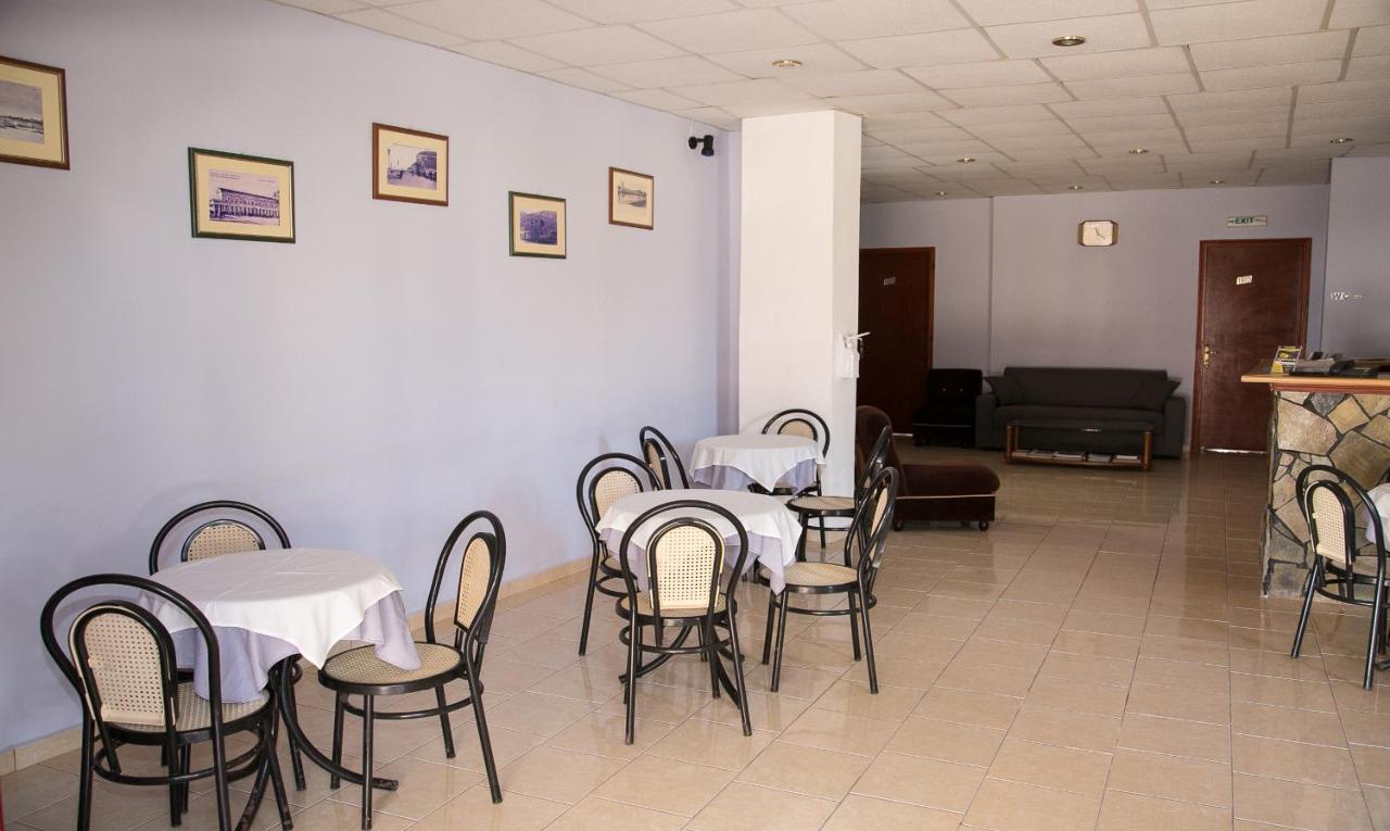 Petania Hotel & Apartments Lixouri Bagian luar foto
