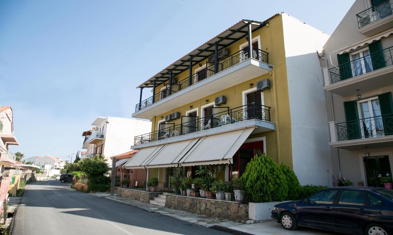 Petania Hotel & Apartments Lixouri Bagian luar foto