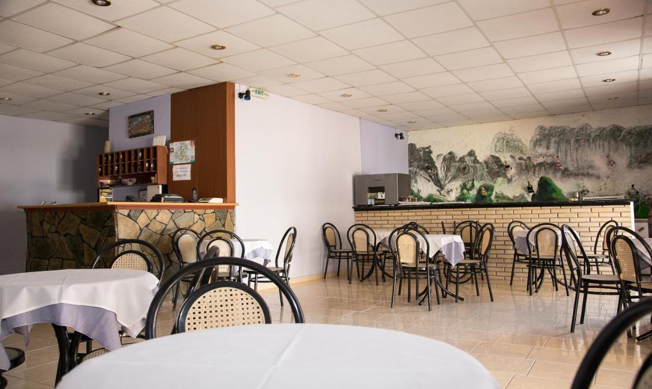 Petania Hotel & Apartments Lixouri Bagian luar foto