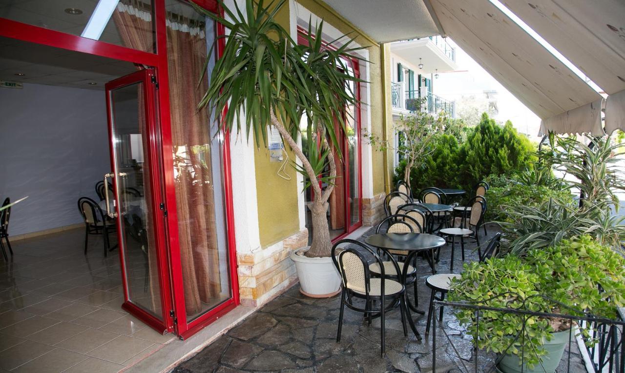 Petania Hotel & Apartments Lixouri Bagian luar foto