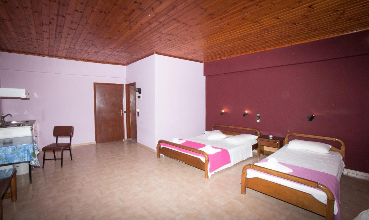 Petania Hotel & Apartments Lixouri Bagian luar foto