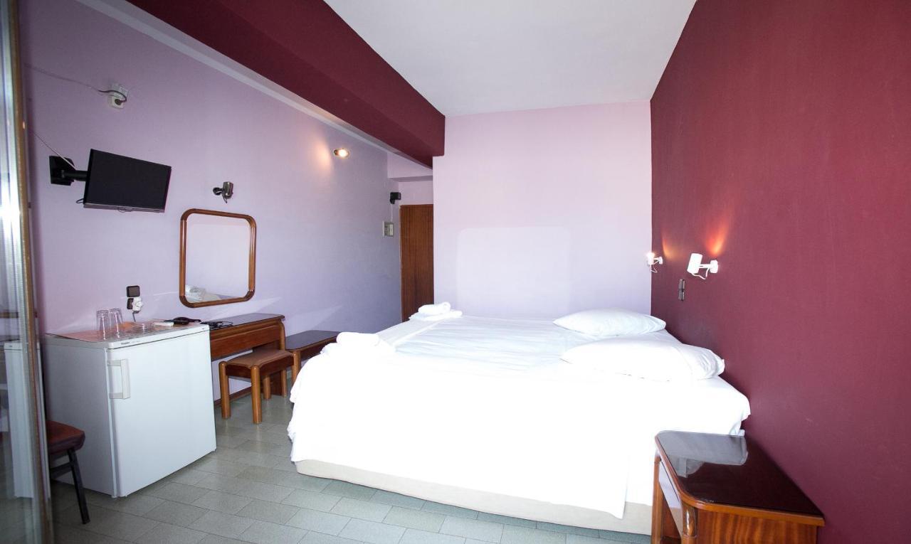 Petania Hotel & Apartments Lixouri Bagian luar foto