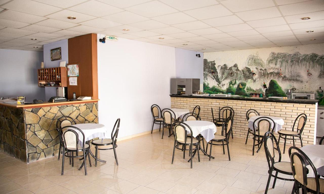Petania Hotel & Apartments Lixouri Bagian luar foto
