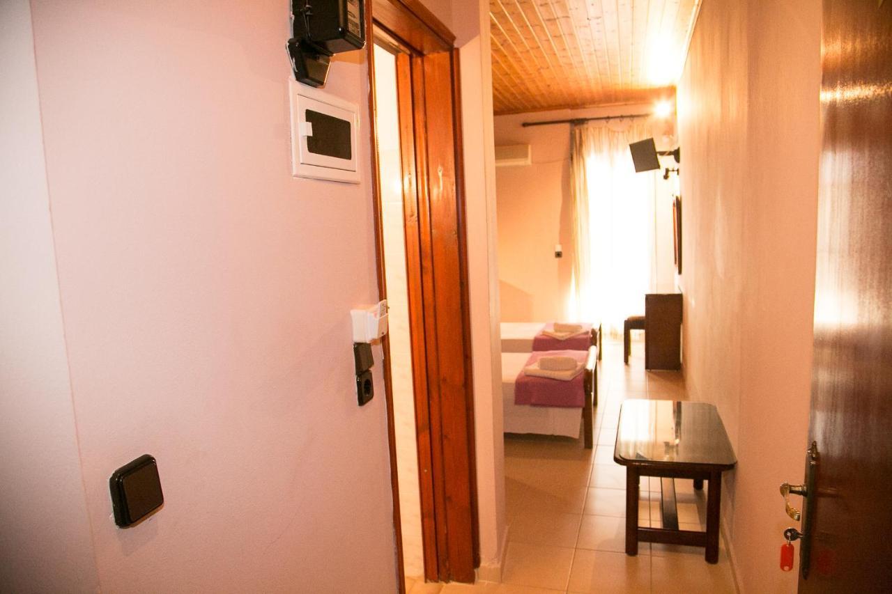 Petania Hotel & Apartments Lixouri Bagian luar foto